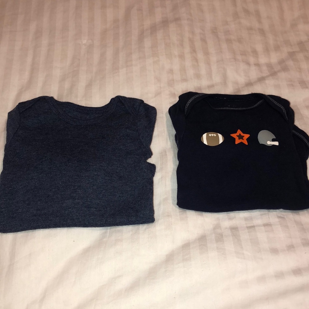 2 long sleeve onesies bundle